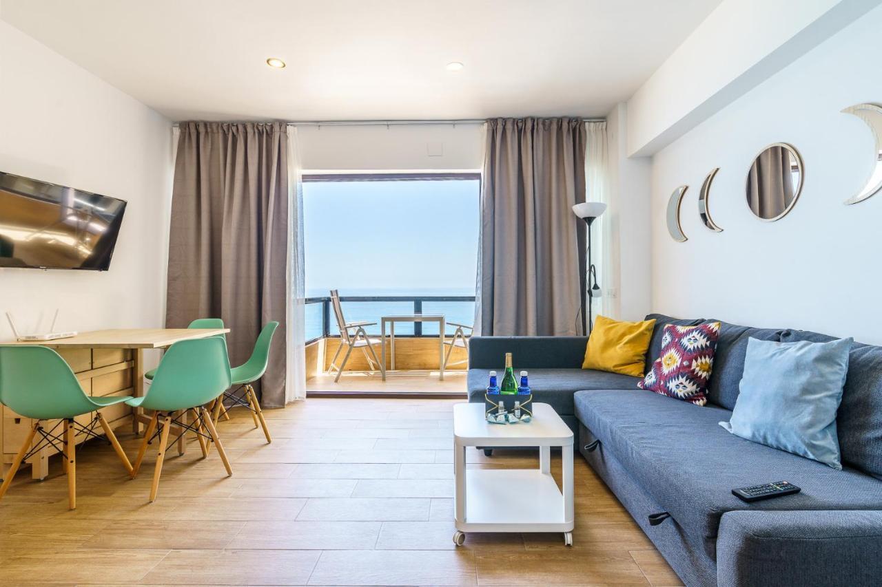 Lejlighed Amazing Views Beachfront With Swimming Pool
